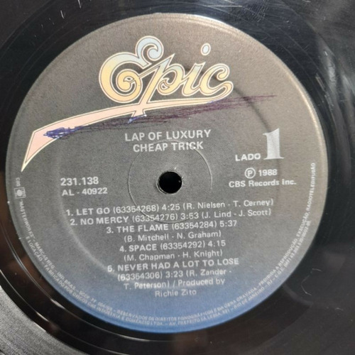 Imagem 3 de 6 de Vinil Lp Lap Of Luxury Cheap Trick 1988 Epic