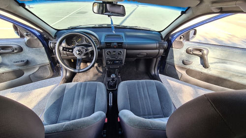 Imagem 6 de 11 de Chevrolter Corsa 1.6 8v Gl 2 Portas Completo