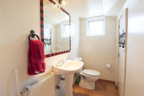 Imagen 8 de 21 de Preciosa Casa Tres Pisos, Con Excelentes Espacios Y Piscina.