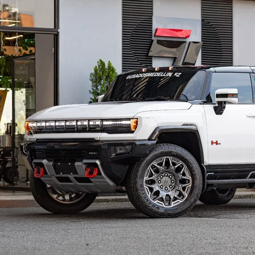 Hummer H3 Hev 2025
