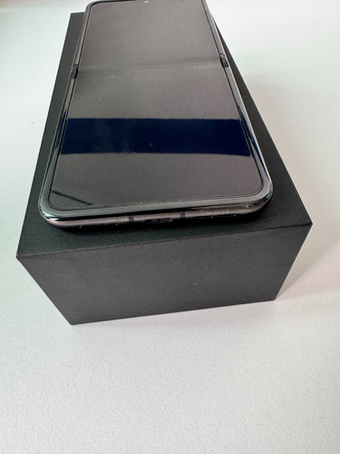 Motorola Razr 50 Gris Dual Sim 12gb + 512gb (Usado)