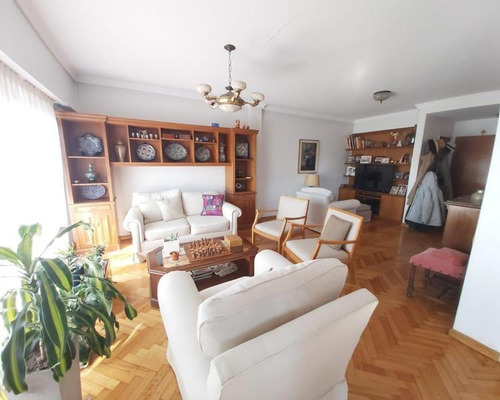 Imagen 12 de 30 de Hermoso Piso De 4 Ambientes Con Cochera Y Balcón Corrido. Muy Luminoso!!