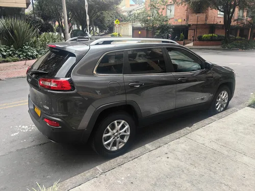 Jeep Cherokee 3.2 Longitude Plus