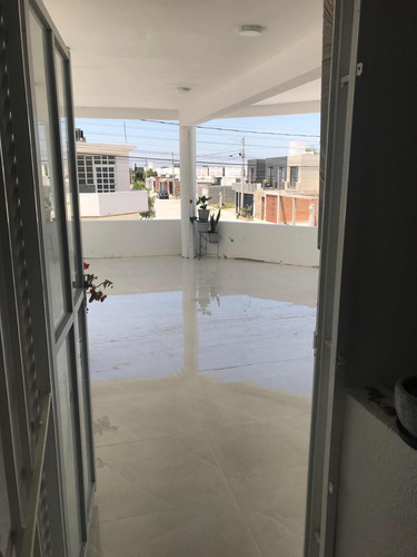 Casa 2 Niveles, 3 Recamaras Y Terraza