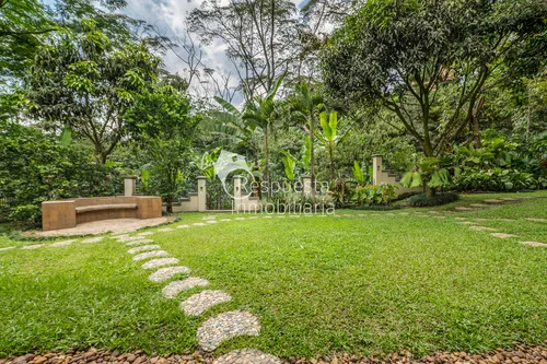 Vendo Hermosa Casa En El Poblado - Como Vivir En Una Finca.