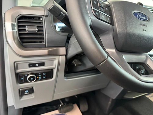 Ford F-150 5.0L Xlt Cabina Y Media V8 4X4 At