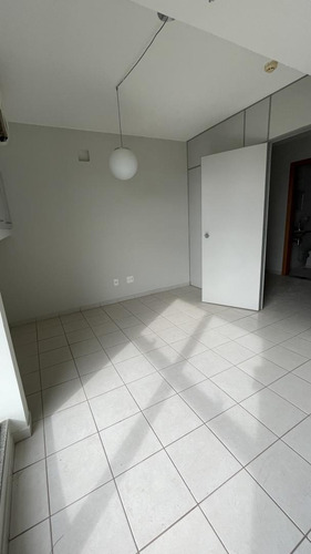 Imagem 7 de 10 de Alugo Sala Comercial Ideal Para Escritório, Consultório Ou P - S1138