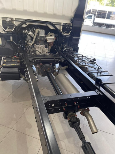 Imagen 9 de 15 de Mitsubishi Canter Fe85