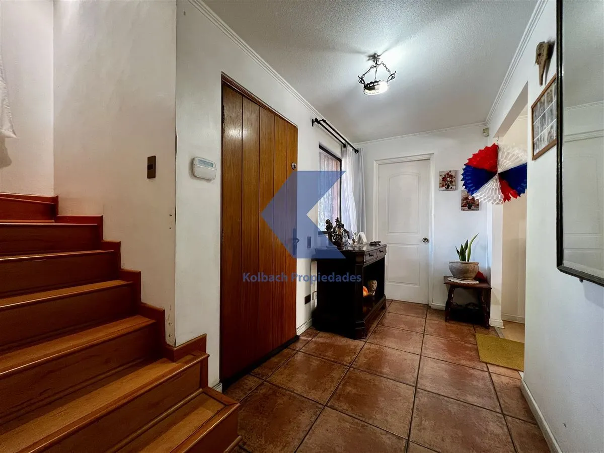 Imagen 4 de 29 de Casa En Venta De 5 Dorm. En Huechuraba