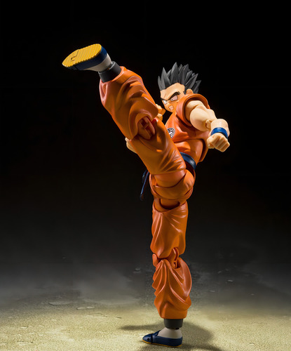 Muñeca Yamcha Dragon Ball Goku Shf Figuarts con figura de Bandai