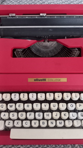 Máquina De Escribir Olivetti College 