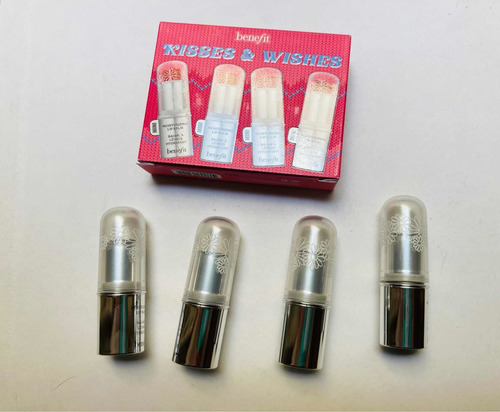 Imagen 2 de 4 de Kit 4 Bálsamos Labiales Mini Benefit Hidratantes