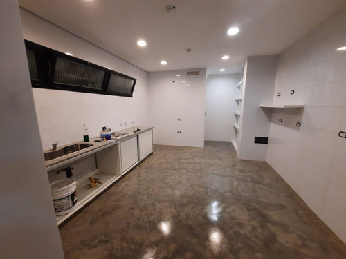 Imagen 25 de 30 de Local En La Plata - 137 E/ 47 Y 49 - Dacal Bienes Raices