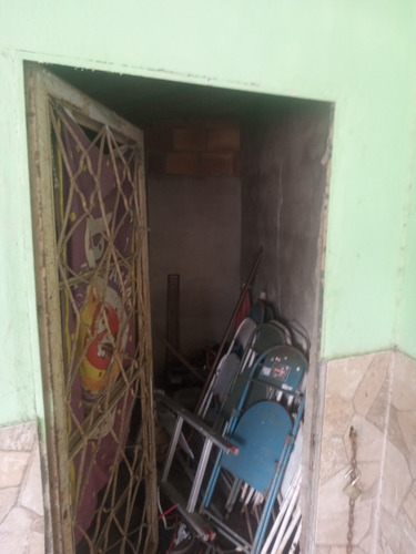 Área Com Piscina, 2 Casas, 6 Kitnet, 1 Loja !