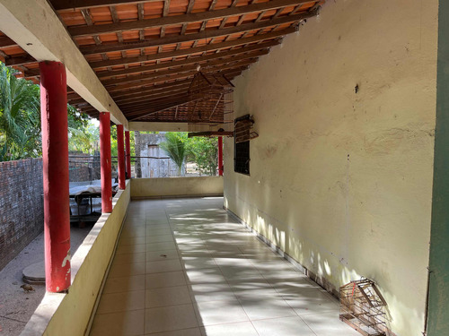 Chácara Com 2 Quartos, Sala, Copa, Cozinha E Banheiro Social