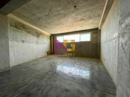 Local Comercial Ubicado En La Av. Llano Adentro