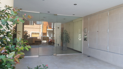 Imagen 2 de 12 de Departamento 3 Ambientes En Sáenz Peña C/terraza Y Parrilla Permuta Menor Valor