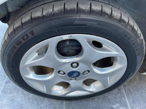 Ford Fiesta Kinetic Design 1.6 Design 120cv Titanium 2012