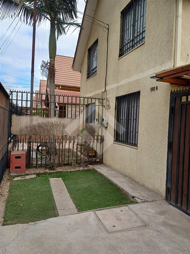 Casa En Venta De 3 Dorm. En Pudahuel