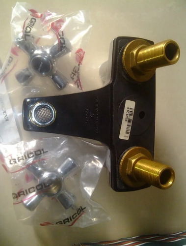 Imagen 2 de 4 de Llave Griferia Para Lavamanos 4 Pulgadas Colección Helvetia