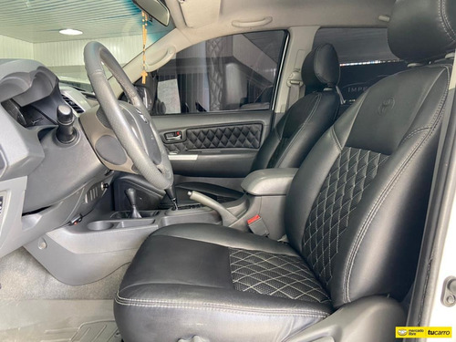 Toyota Hilux Pick-up D/cabina Carga 4x4