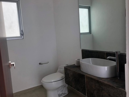 Hermosa Casa En Renta En Real De Juriquilla, Una Planta