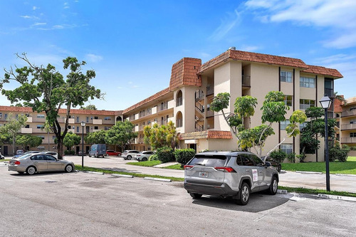 Departamento En Venta - 2 Dormitorios 2 Baños - 104mts2 - Lauderhill, Florida, Usa