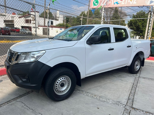 Nissan NP300 2.4 Doble Cabina Se Aa Pack Seg Mt