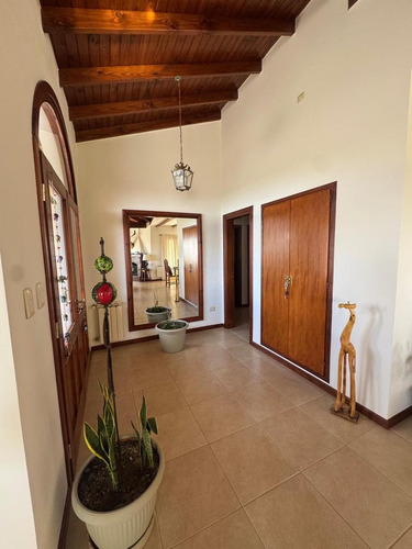 Casa En Venta - 3 Dormitorios 3 Baños - Tandil