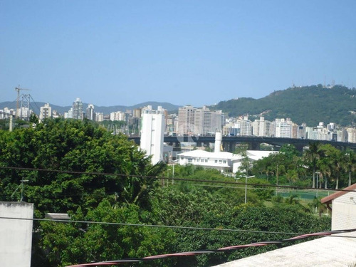 Imagem 11 de 30 de Casa Residencial Com 7 Dormitórios, 3 Suítes E 5 Vagas, Coqueiros, Florianópolis - . - Ca0210