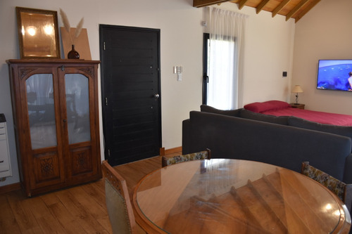 Imagen 3 de 16 de Casa En Bosque Peralta Ramos Para 2 Adultos Y Hasta 2 Niños