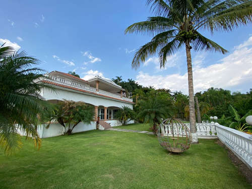 Residencia Lomas De Cocoyoc 5r 5b 4e Alberca Super Jardin