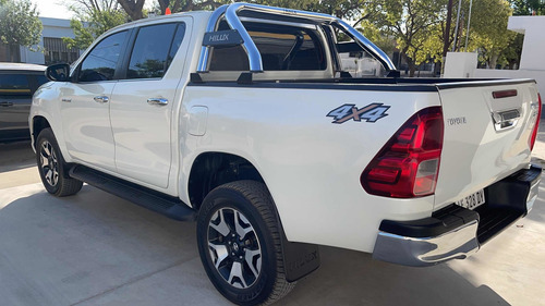 Imagen 22 de 24 de Toyota Hilux 2020 2.8 Cd Srx 177cv 4x4 At