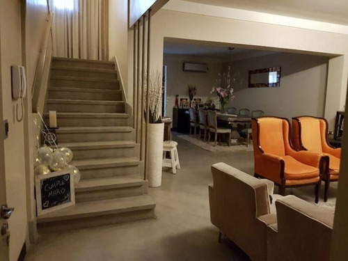 Casa En Venta En Quilmes