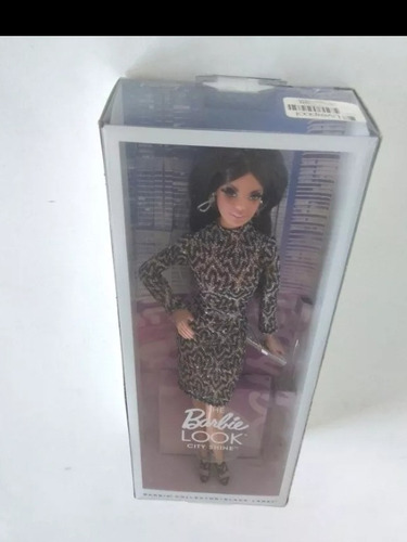 New The Barbie Loock City Shine Brunette Doll Collector 