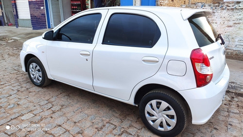 Toyota Etios 2018 1.3 16v X Aut. 5p