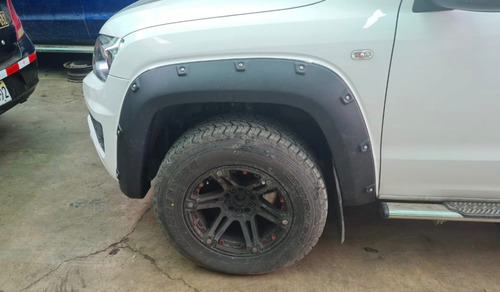 Imagen 4 de 6 de Extensiones De Tapa Barro Volkswagen Amarok