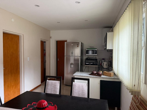 Venta Casa Con Parque Pileta, Parque Leloir, Ituzaingo.