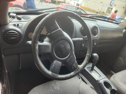Jeep Liberty Sport 4x2 At