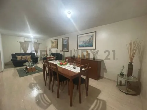 Town House En Yara Yara