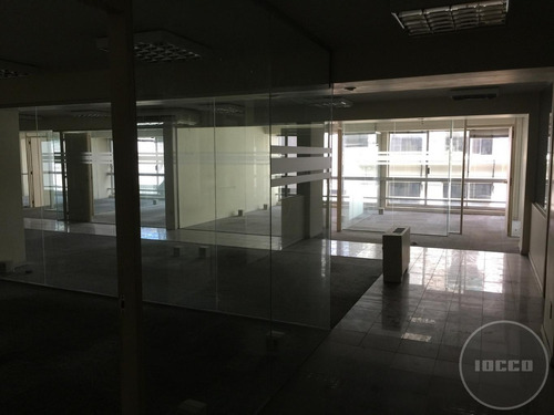 Oficina En Ciudad Vieja - Edificio Presidente - 6° Piso