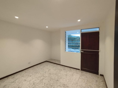 Casa En Arriendo En Pampalinda. Cod A10821