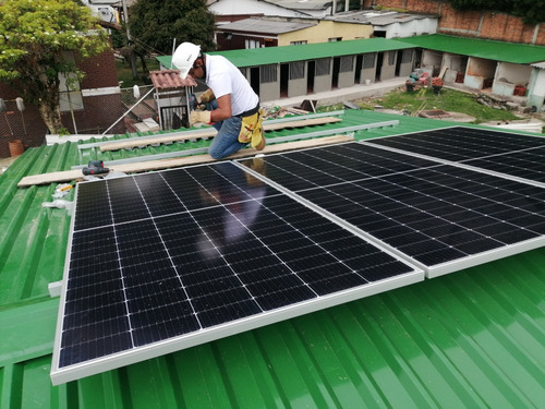 Imagen 4 de 10 de Kit Panel Solar Controlador Mppt Inversor Híbrido Onda Pura