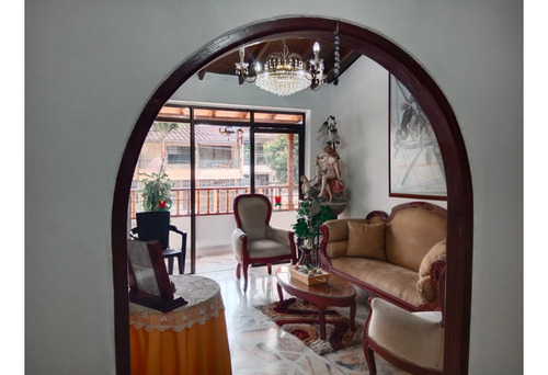 Venta Casa Belén La Palma -piso 2- En Calle Tranquila Cercana Molinos