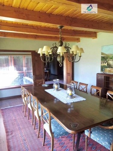 Casa En Venta De 5 Dorm. En Rancagua