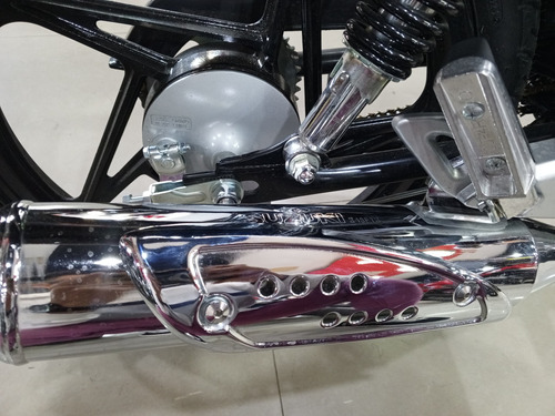 Moto Suzuki En 125