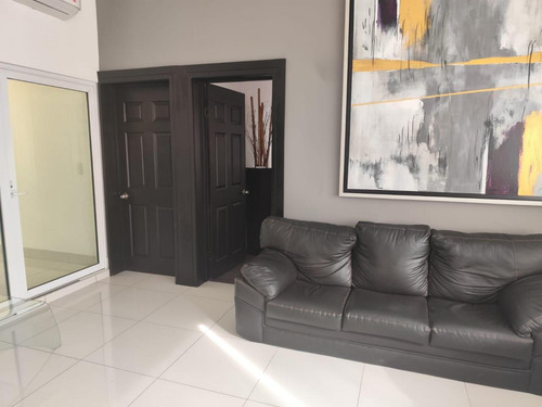 Cubiculo En Renta, Del Valle, San Pedro Garza Garcia, Nuevo Leon. En Zonacentrito Valle