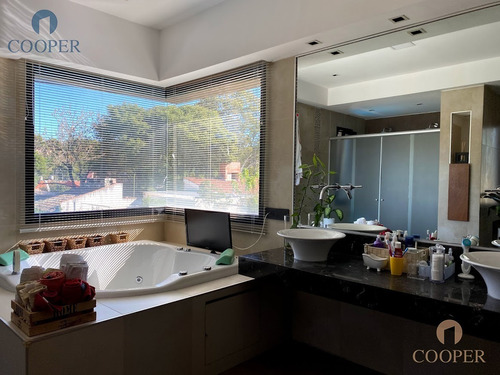 Imagen 20 de 30 de Casa De Categoría En Venta, Villa Belgrano, Córdoba. 4 Dormitorios