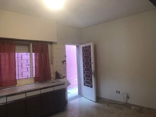 Casa En Venta - 2 Dormitorios 2 Baños - Cochera - 383mts2 - Ituzaingó