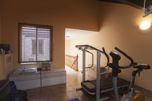 Venta De Casa 6 Amb C/jardín Pileta, 2 Cocheras En Caballito